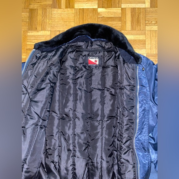 Thick Canada Sportswear bomber jacket with fur collar. Navy blue. Men’s medium - Picture 2 of 4